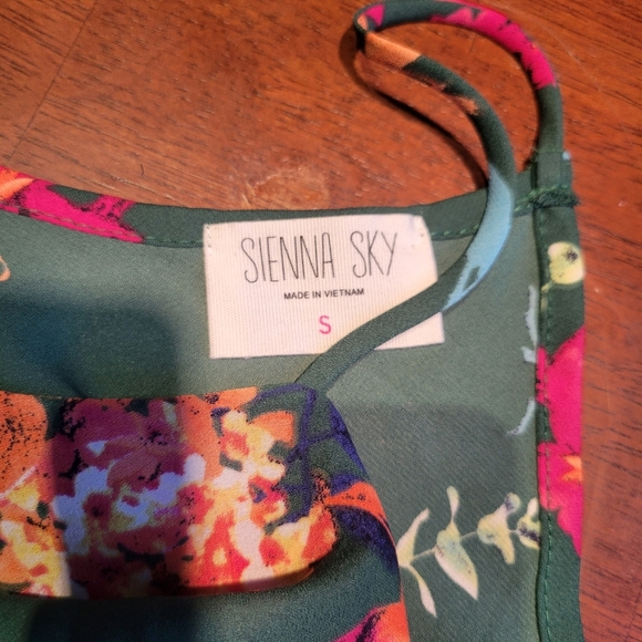 Sienna Sky Green Small Floral Tank Top - Picture 4 of 5